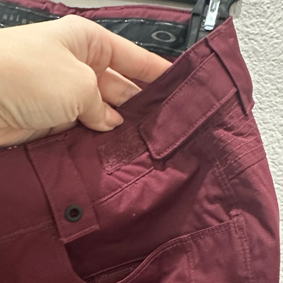 Oakley women's rhone Tippy Toe BioZone insulated snow ski pants size medium - Picture 8 of 8